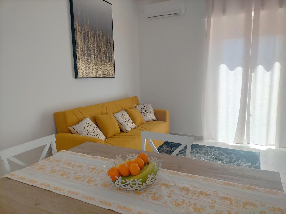 Holiday House Chiara Sant'Antioco Exterior photo